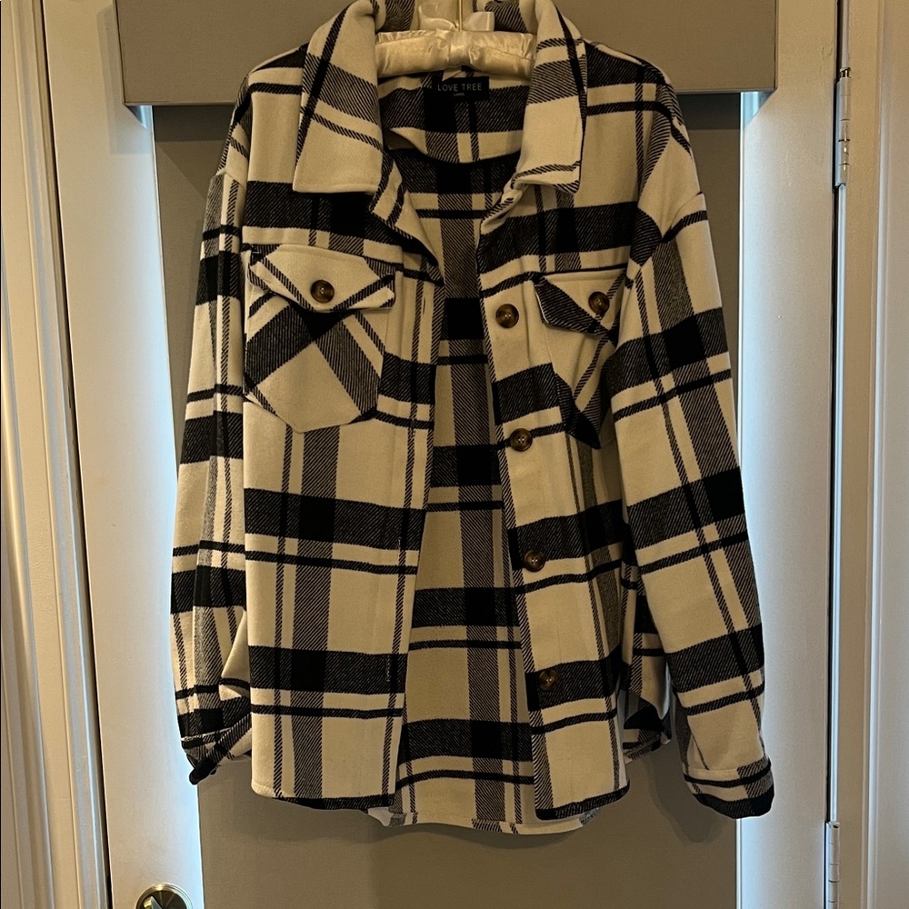 Love Tree Women's Plaid Utility Jacket - Black and Cream